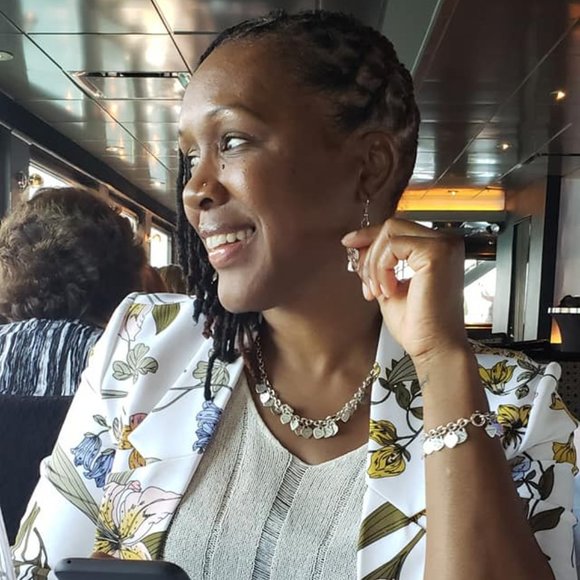 Meet your Posher, LaToya - Picture 3 of 8